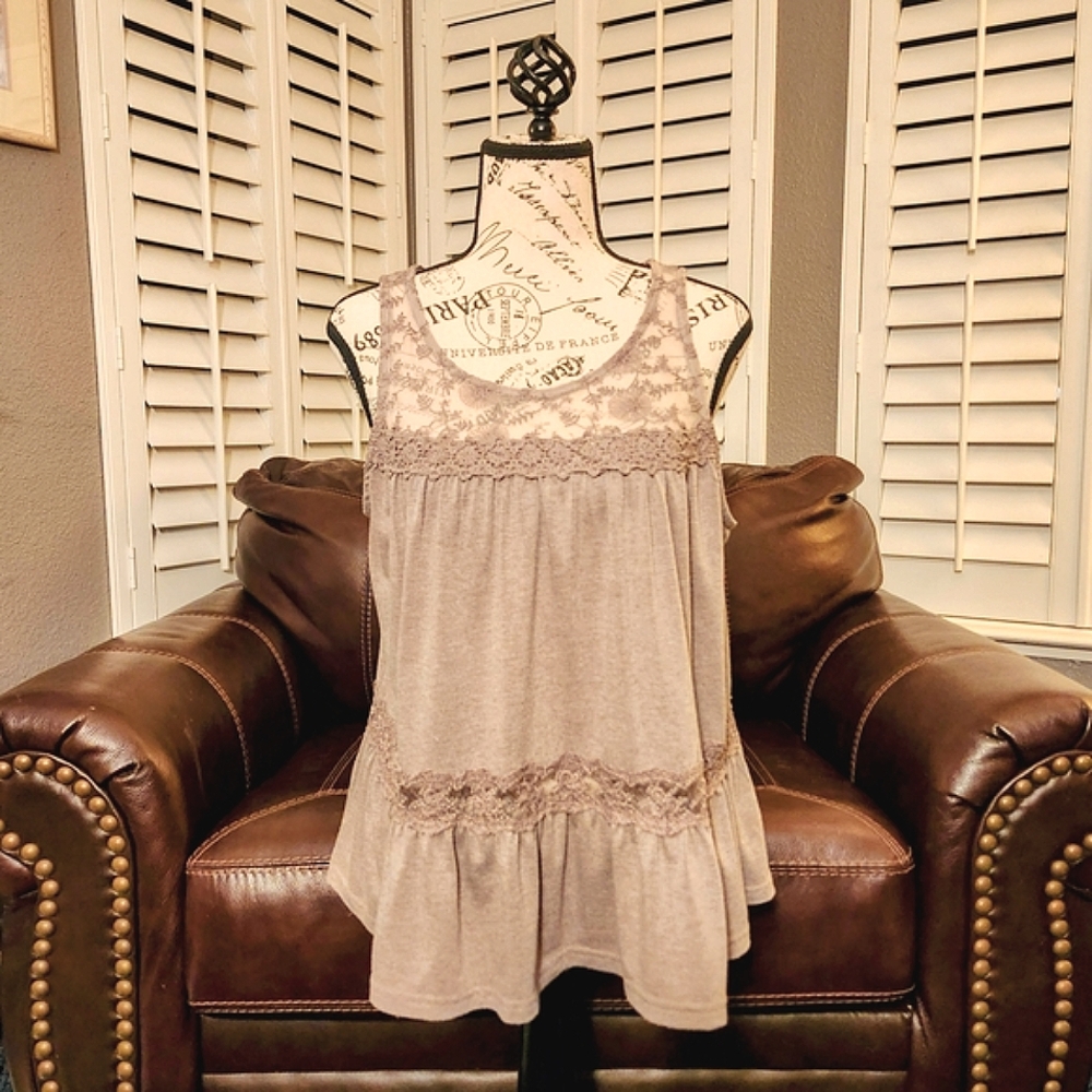Lace Trim Sleeveless Top in Taupe